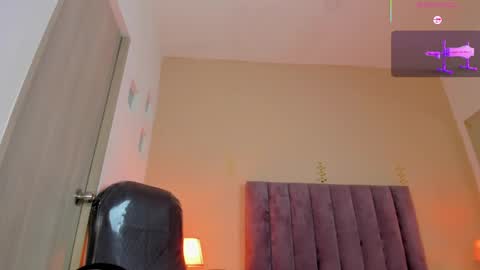 Snapshot of megan_thompsoon1 chatting on May 11, 2:45 pm Megan online show from May 11, 2:45 pm
