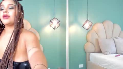 Snapshot of megan_velour chatting on October 30, 10:54 pm Megan online show from October 30, 10:54 pm