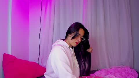 Snapshot of megan_vwv chatting on December 2, 10:50 am megan online show from December 2, 10:50 am