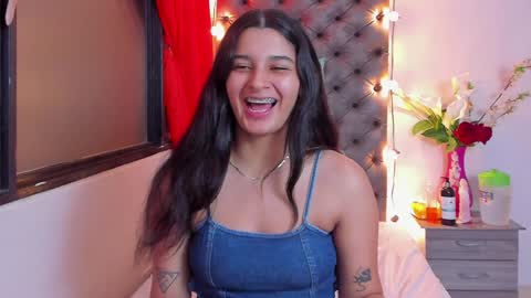 Snapshot of megan_whitte_01 chatting on January 15, 4:25 am megan white 01  online show from January 15, 4:25 am