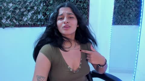 Snapshot of megan_whitte_01 chatting on January 17, 1:57 am megan white 01  online show from January 17, 1:57 am
