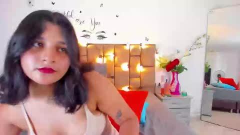 Snapshot of megan_whitte_01 chatting on September 23, 6:55 pm megan white 01  online show from September 23, 6:55 pm