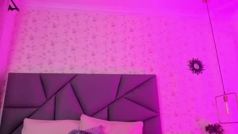 meganandtayler online show from November 24, 1:55 pm