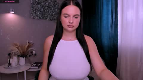 Meganberry online show from October 8, 8:56 am