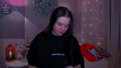 Meganberry online show from December 18, 7:53 pm