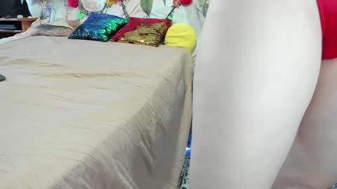 Nicki--------- Welcome to my Room online show from February 2, 7:20 am