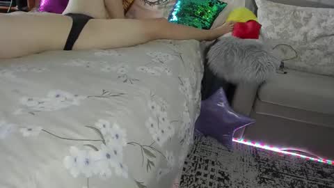 Nicki--------- Welcome to my Room online show from September 10, 7:08 am