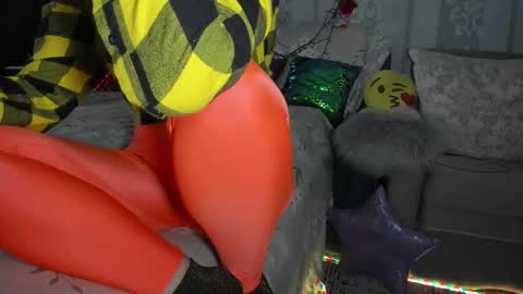 Nicki--------- Welcome to my Room online show from November 29, 8:17 am