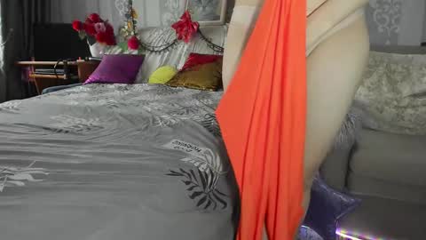 Nicki--------- Welcome to my Room online show from March 19, 9:02 am