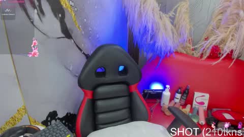 Snapshot of megann__up chatting on October 5, 9:02 pm Megan  online show from October 5, 9:02 pm