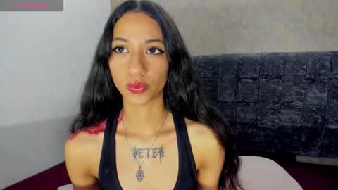 Snapshot of megannbabby chatting on November 24, 8:41 pm online show from November 24, 8:41 pm