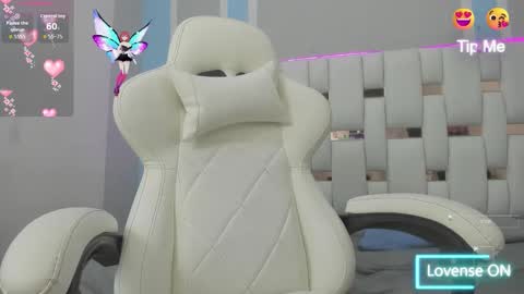 Snapshot of meganqueen2 chatting on November 8, 12:16 pm Megan Queen online show from November 8, 12:16 pm