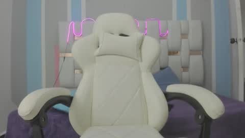 Snapshot of meganqueen2 chatting on December 16, 12:21 pm Megan Queen online show from December 16, 12:21 pm