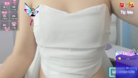 Snapshot of meganqueen2 chatting on December 20, 11:50 am Megan Queen online show from December 20, 11:50 am