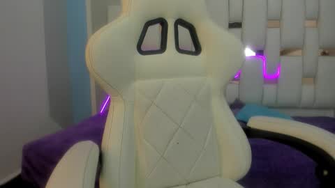 Snapshot of meganqueen2 chatting on February 6, 12:19 pm Megan Queen online show from February 6, 12:19 pm