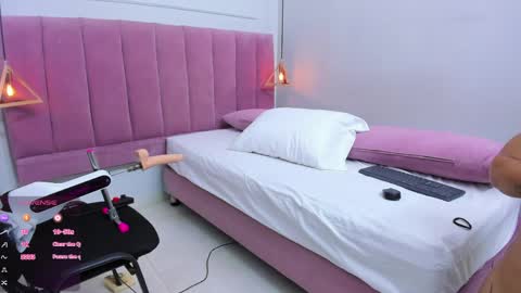 Megan  online show from April 1, 7:55 pm