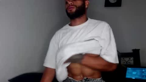 meganseaxson online show from November 5, 6:02 am