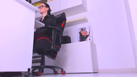 Snapshot of meganstones chatting on January 11, 4:25 pm Megan online show from January 11, 4:25 pm