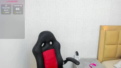 M E G A N  online show from September 19, 12:39 pm