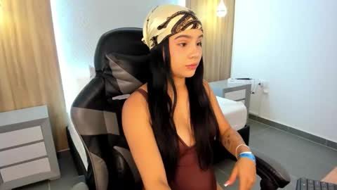 M E G A R A  online show from November 4, 2:10 am