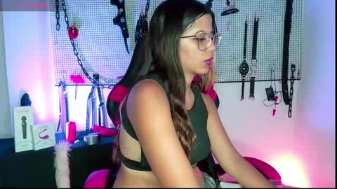 Snapshot of meggan_greey chatting on December 10, 11:22 am Your best slave  online show from December 10, 11:22 am