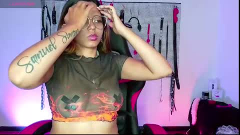 Snapshot of meggan_greey chatting on December 14, 11:07 am Your best slave  online show from December 14, 11:07 am