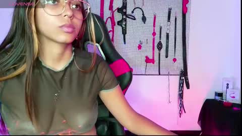 Snapshot of meggan_greey chatting on December 14, 2:10 pm Your best slave  online show from December 14, 2:10 pm