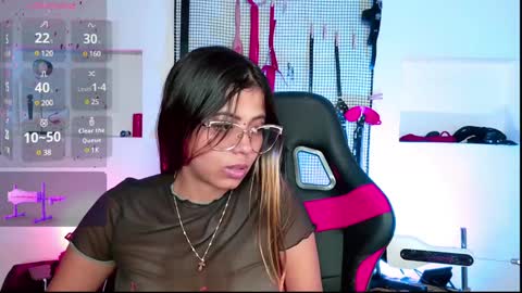 Snapshot of meggan_greey chatting on January 3, 11:33 pm Your best slave  online show from January 3, 11:33 pm