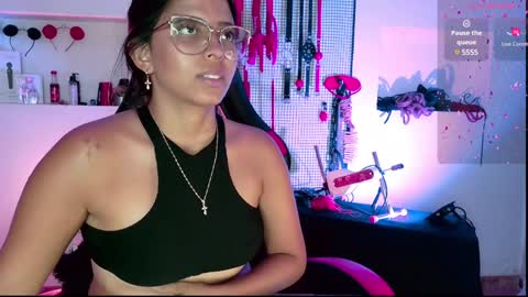 Snapshot of meggan_greey chatting on January 23, 10:33 pm Your best slave  online show from January 23, 10:33 pm