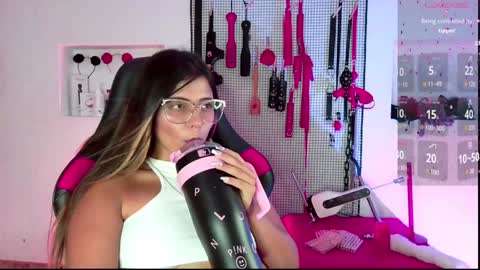 Snapshot of meggan_greey chatting on February 5, 8:46 pm Your best slave  online show from February 5, 8:46 pm