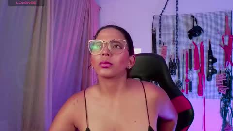 Snapshot of meggan_greey chatting on October 5, 10:18 pm Your best slave  online show from October 5, 10:18 pm