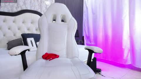 Meghan  online show from December 21, 12:49 pm