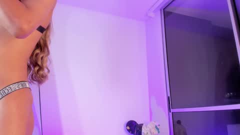 meghanallen_ online show from September 26, 11:53 pm