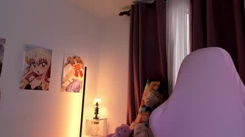 Mei  online show from December 22, 9:45 pm