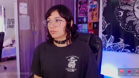 Melissa  -  -  Please help me to reach 100 thumbs up online show from September 9, 3:33 pm