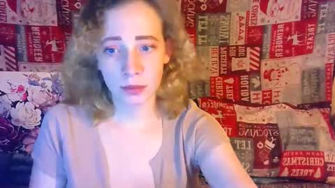 Snapshot of mel_mellie chatting on March 3, 6:33 pm Mel Mellie online show from March 3, 6:33 pm