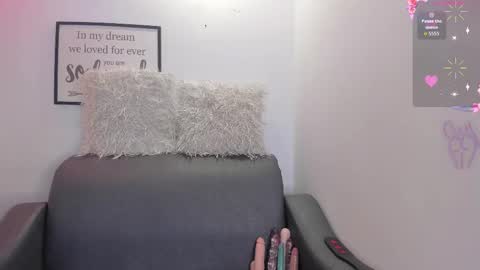 melan_owen online show from September 25, 11:03 am