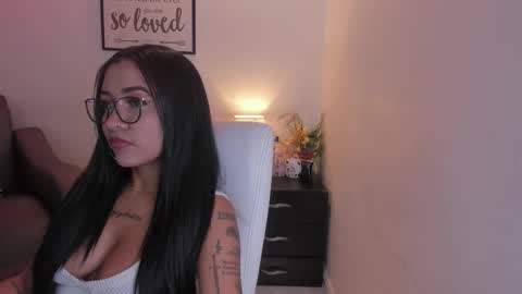 melan_owen online show from November 1, 11:01 am