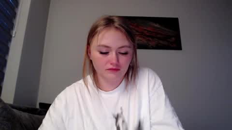 Melania online show from February 25, 4:10 pm