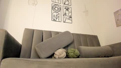 melani greyy online show from December 17, 12:12 am