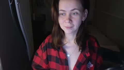 Snapshot of melania____ chatting on November 24, 5:45 pm Mila online show from November 24, 5:45 pm