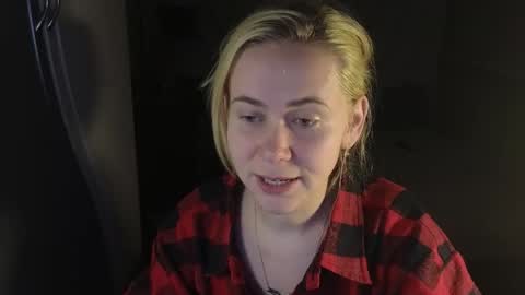 Snapshot of melania____ chatting on March 1, 6:10 pm Mila online show from March 1, 6:10 pm