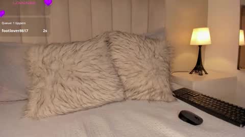 Melanie online show from February 27, 7:36 pm