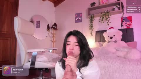 Melanie online show from December 10, 4:17 pm