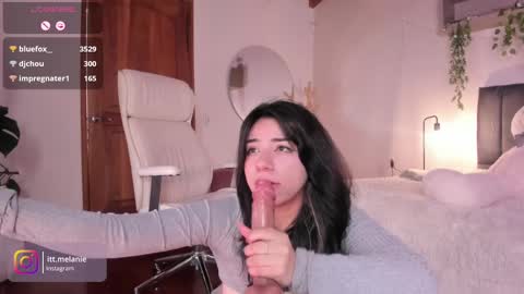 Melanie online show from December 26, 4:47 pm