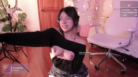 Melanie online show from February 25, 3:16 pm