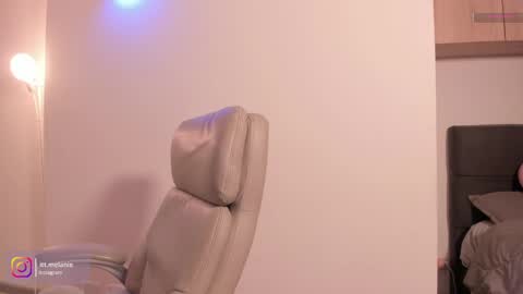 Melanie online show from October 28, 10:01 pm