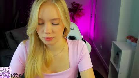 Melanie online show from October 18, 11:38 pm