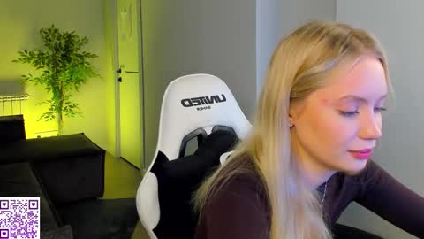 Melanie online show from October 23, 12:32 am