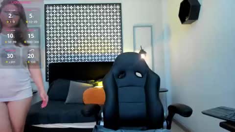 Melanie online show from November 11, 9:37 pm